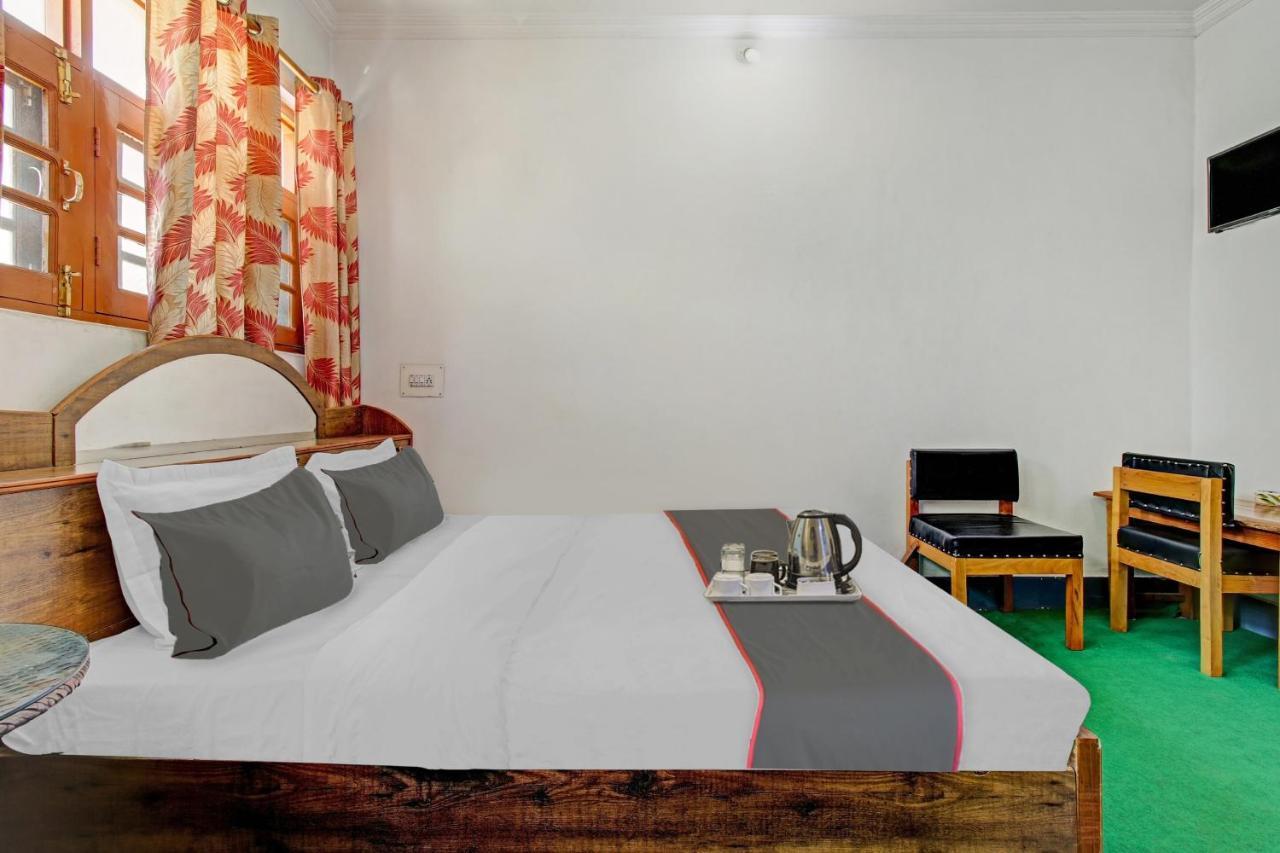 Super Oyo Capital O 91600 The Village Classic Hotel And Restaurant ศรีนาการ์ ภายนอก รูปภาพ