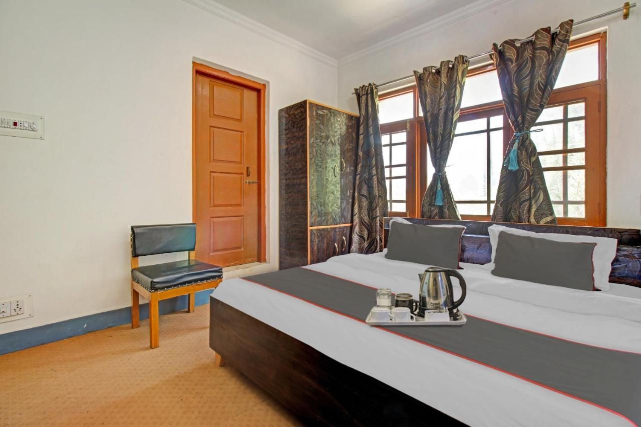 Super Oyo Capital O 91600 The Village Classic Hotel And Restaurant ศรีนาการ์ ภายนอก รูปภาพ